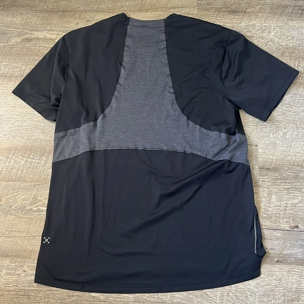 Men’s Lululemon Fast Free Breathe Black Performance Training Shirt Size M/L